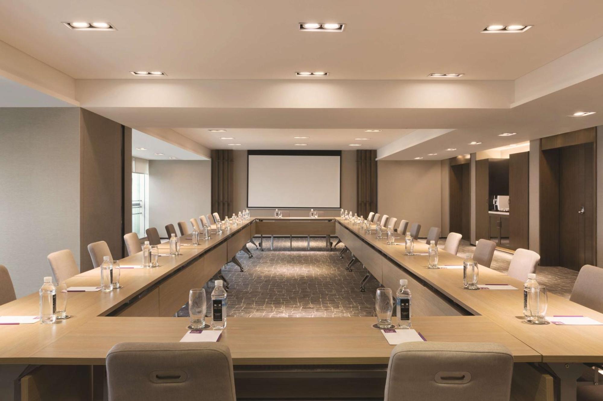 Отель Hyatt House Shenzhen Airport Экстерьер фото