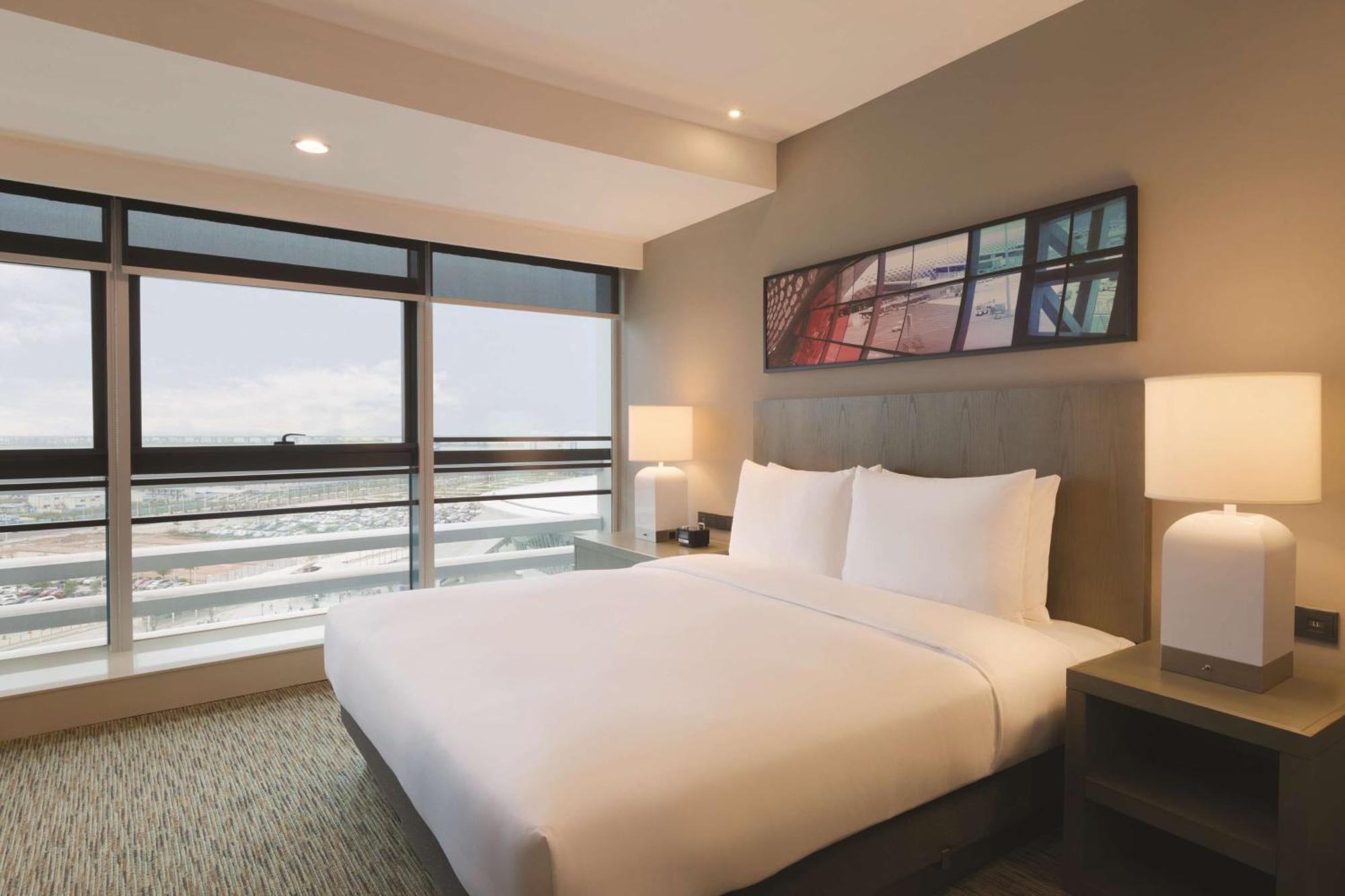 Отель Hyatt House Shenzhen Airport Экстерьер фото