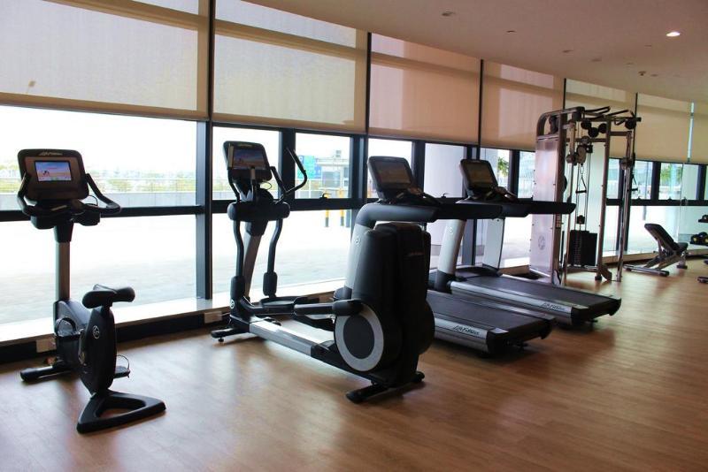 Отель Hyatt House Shenzhen Airport Экстерьер фото